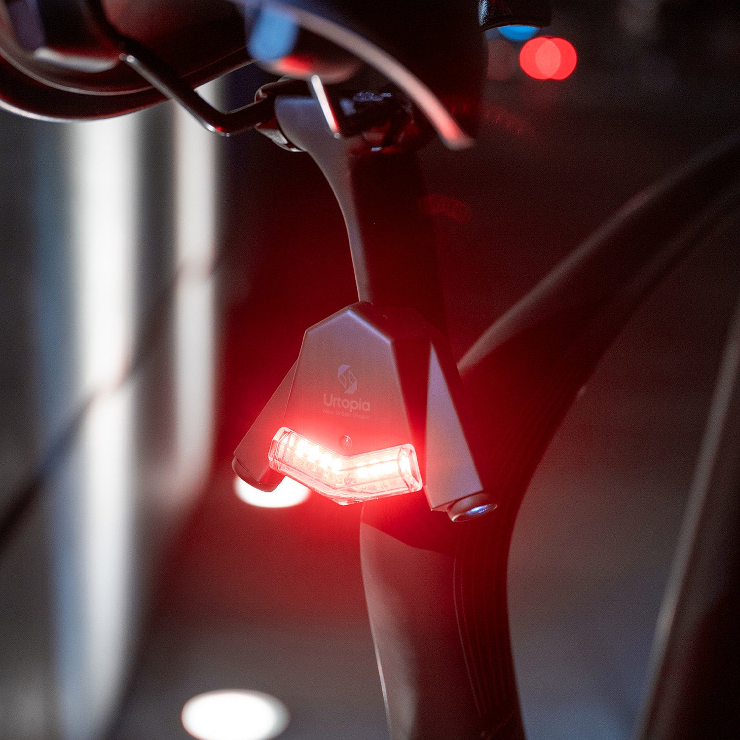 Urtopia E-Bike with ARES Light: Projected Arrow Indicator